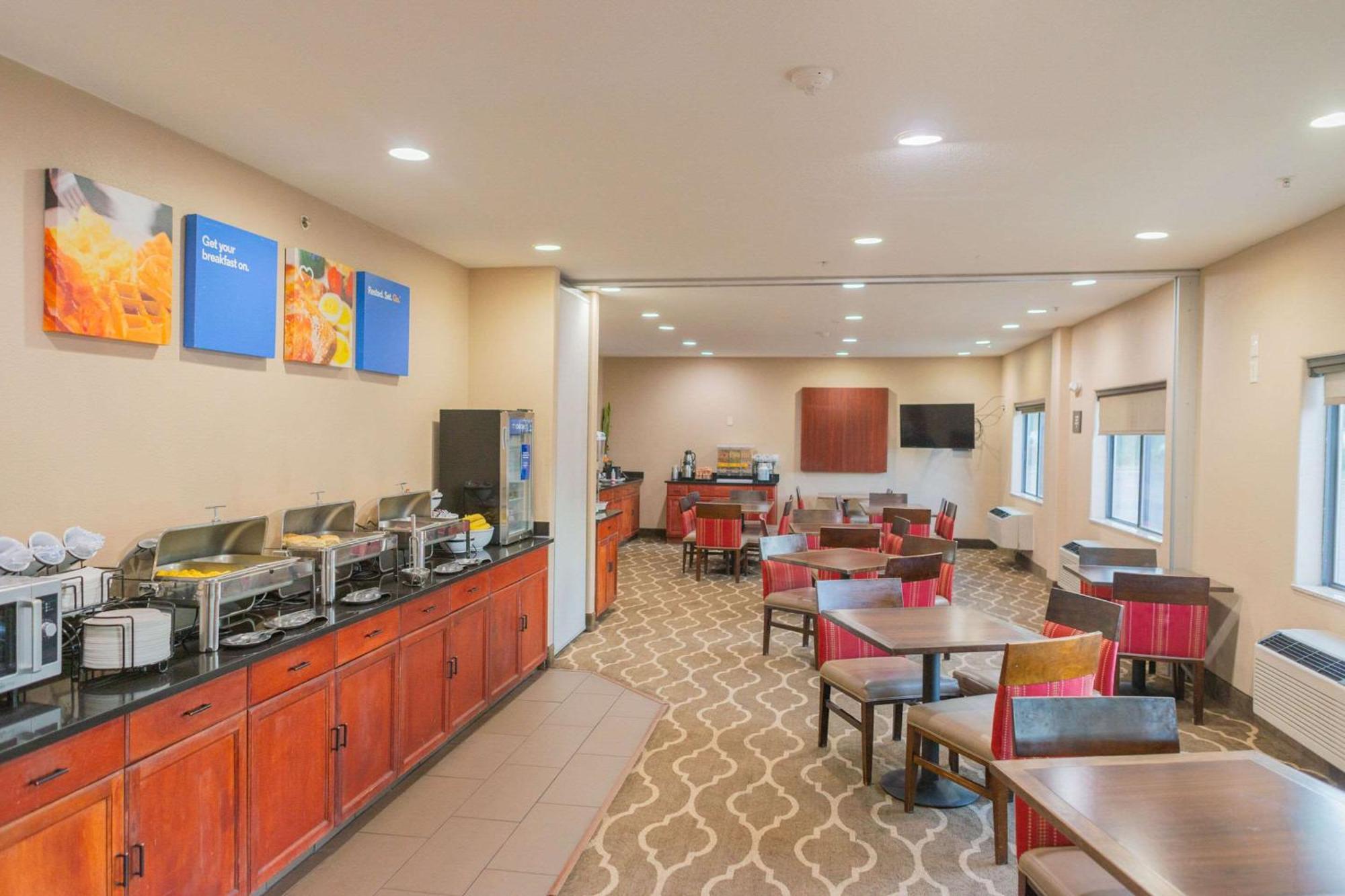Inn Comfort North - Air Force Academy Area 3*