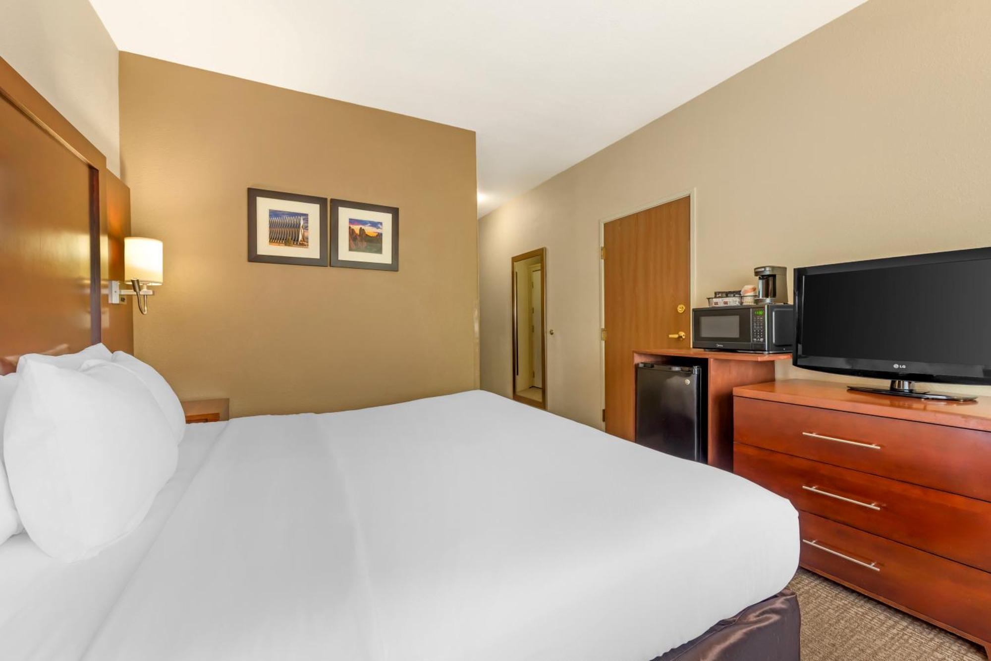 Comfort North - Air Force Academy Area 3*